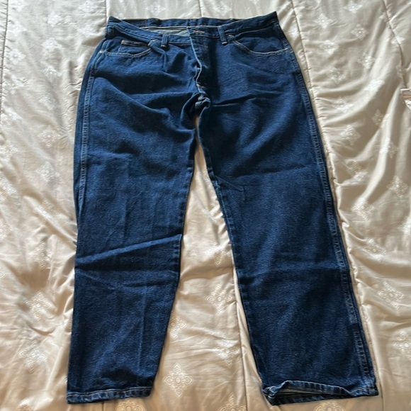Wrangler Jeans Mens Size 38x30 Regular Fit Blue Dark Wash Denim - Picture 1 of 6